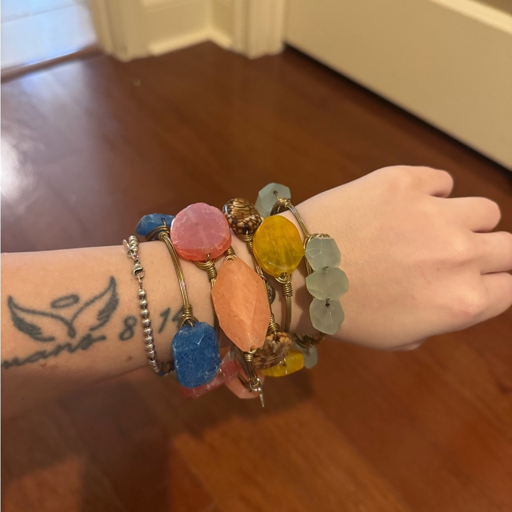 6 Colorful Gemstone Boubon and Bowties Wire Bracelets